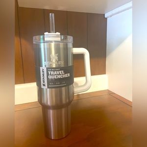 Stanley Travel Quencher Tumbler - New. Champagne Ombré.